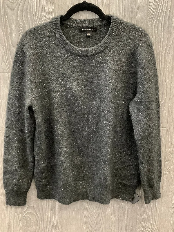 Sweater By Banana Republic In Grey, Size: M