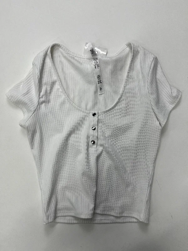 Top Short Sleeve By Victorias Secret  Size: M