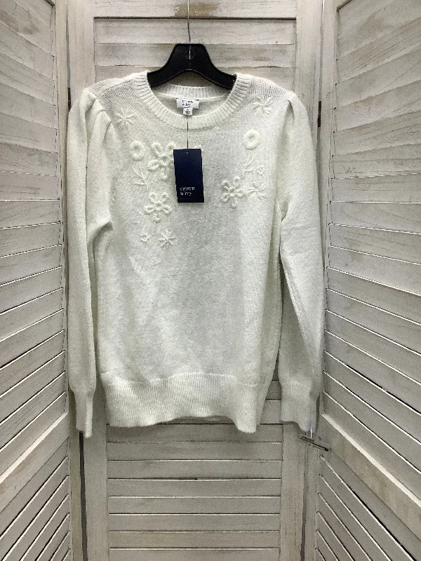 Sweater By Crown And Ivy In White, Size: M