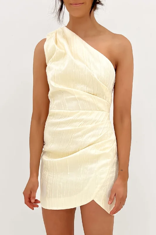 Flash Sale Clothing Leisure Dress Cream