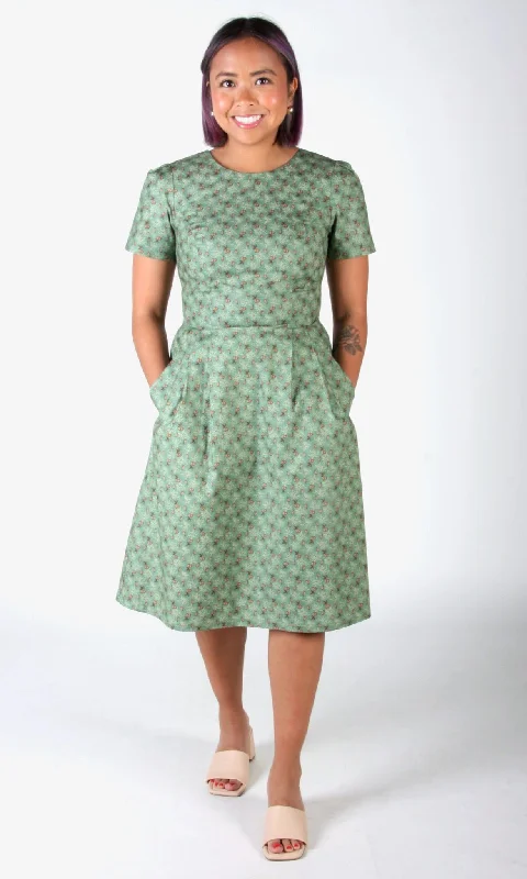 Women's Plus-Size Garments Buttonquail Dress - The Pears of Wrath